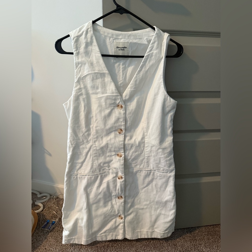 Abercrombie & Fitch Classic White Garment